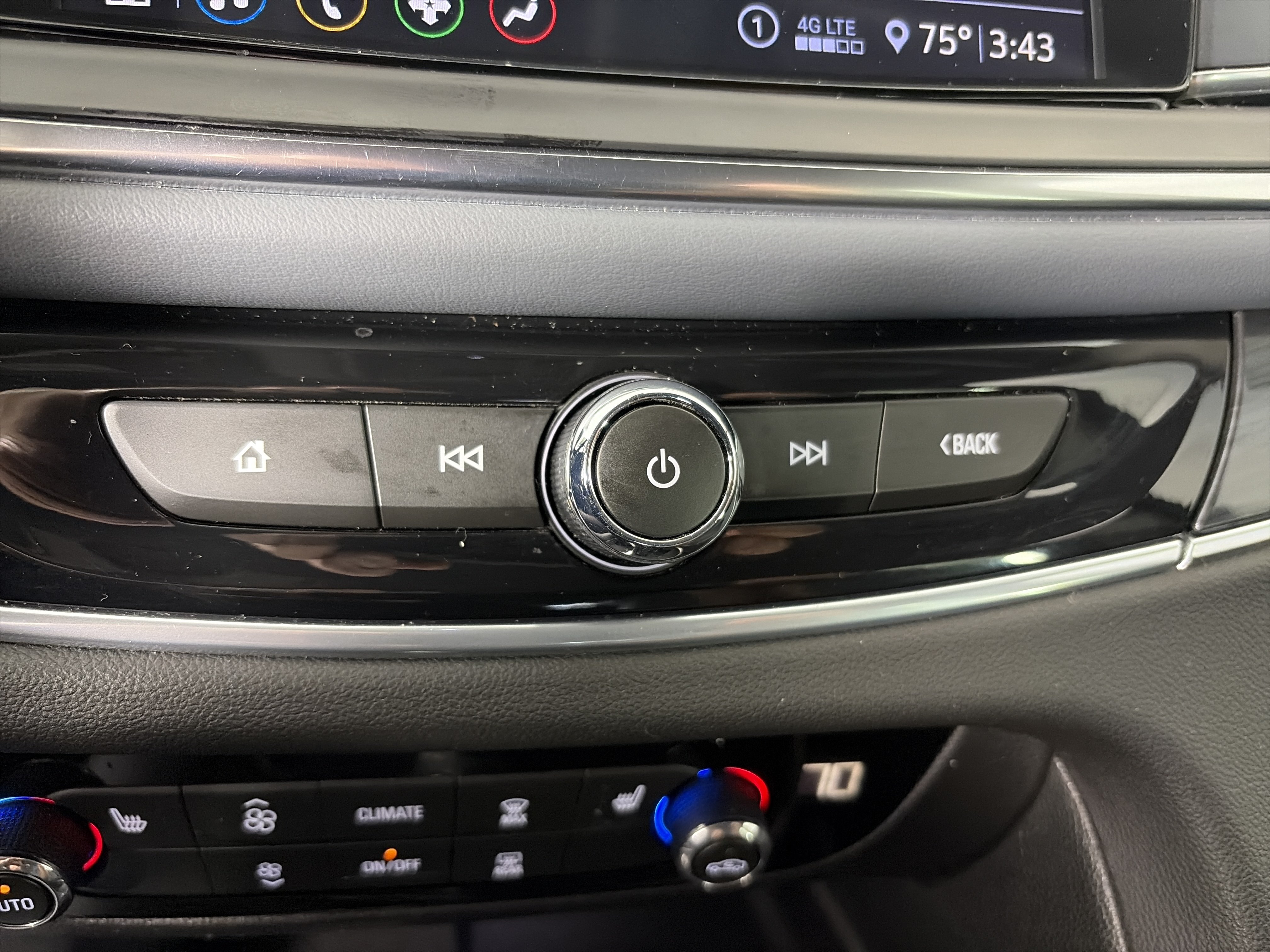 Certified 2021 Buick Enclave Essence w/ Sport Touring Edition FWD image 25
