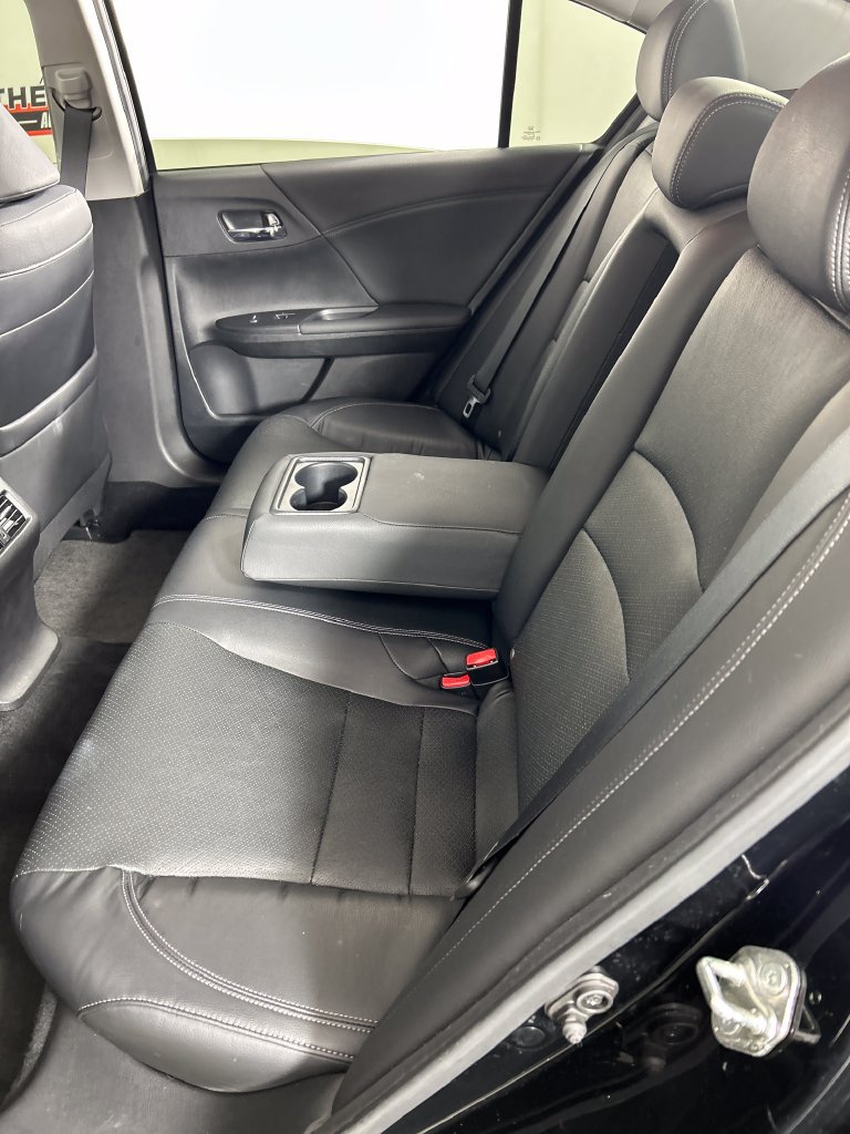 Used 2017 Honda Accord Touring image 16