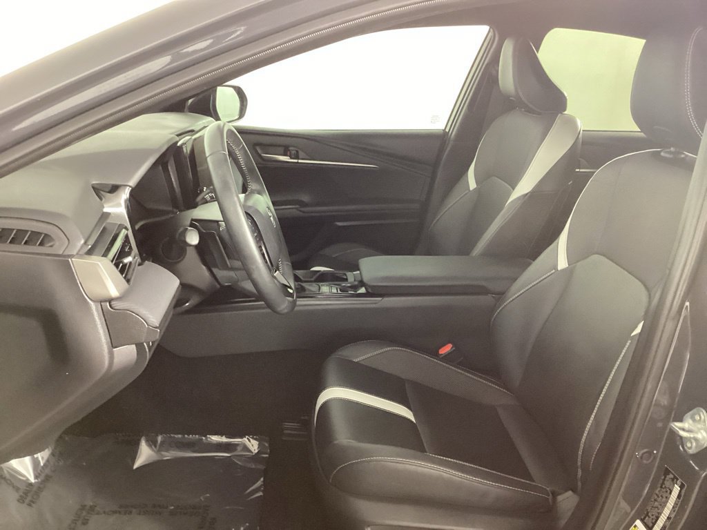 Used 2025 Toyota Camry SE w/ Convenience Package FWD image 10