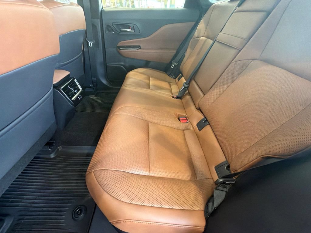 Certified 2025 Toyota Crown Signia AWD/4WD image 35