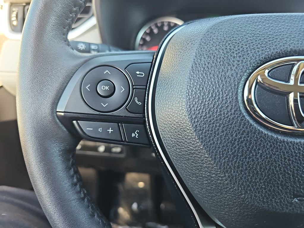 Used 2021 Toyota RAV4 XLE image 17