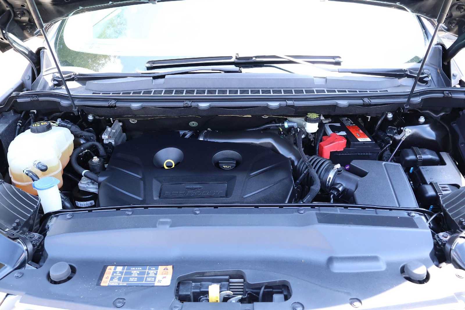 Used 2015 Ford Edge Titanium AWD/4WD image 9