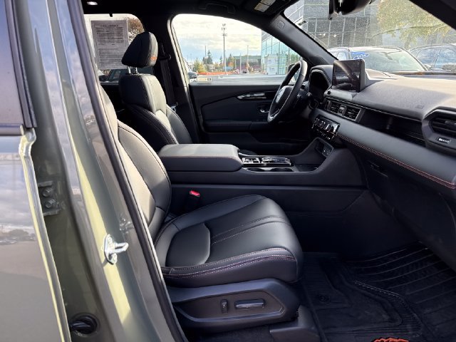 Certified 2026 Honda Pilot TrailSport image 9
