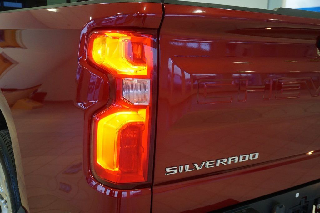 Certified 2021 Chevrolet Silverado 1500 High Country image 36