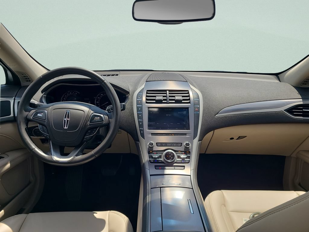 Used 2020 Lincoln MKZ FWD image 11