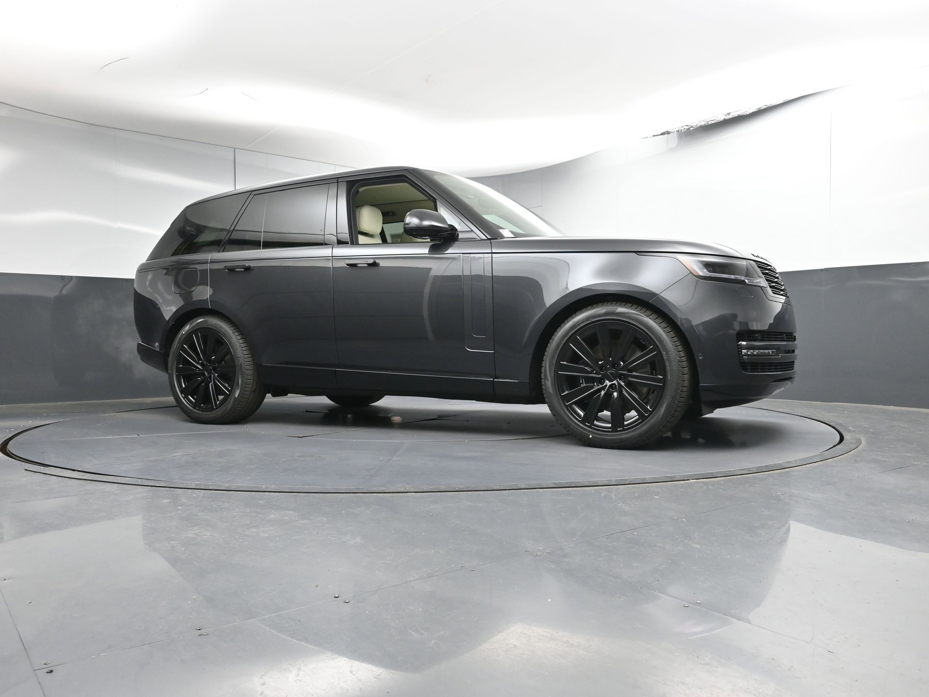 New 2026 Land Rover Range Rover SE image 26