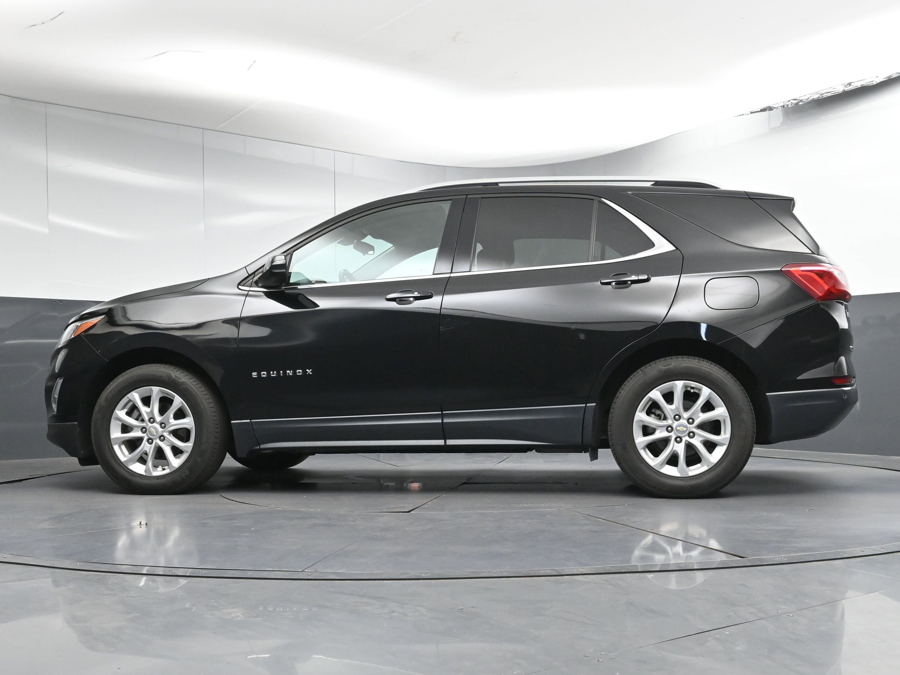 Used 2019 Chevrolet Equinox LT w/ Sun & Navigation Package image 29