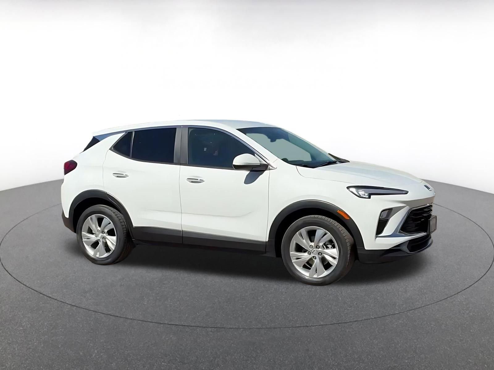 Used 2025 Buick Encore GX Preferred image 2