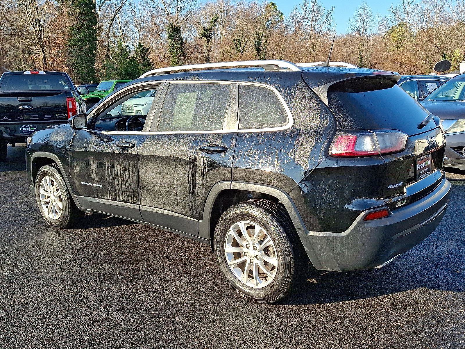 Used 2019 Jeep Cherokee Latitude w/ Cold Weather Group image 6