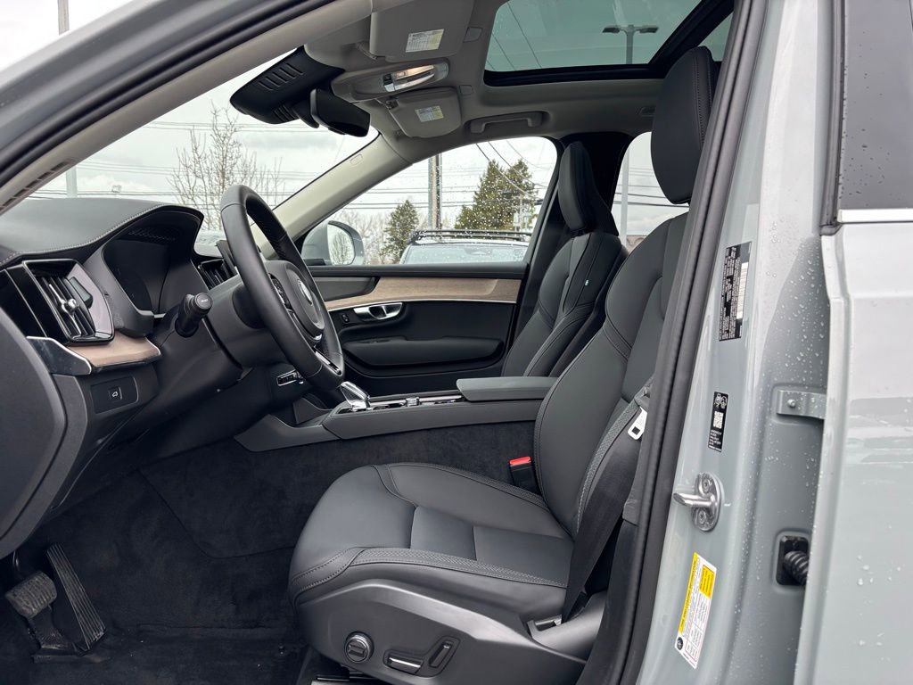 Certified 2026 Volvo XC90 B6 Plus w/ Protection Package Premier image 19