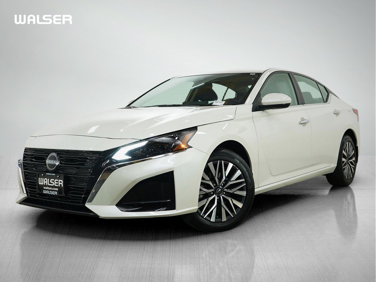 Used 2023 Nissan Altima 2.5 SV w/ SV Premium Package AWD/4WD image 1