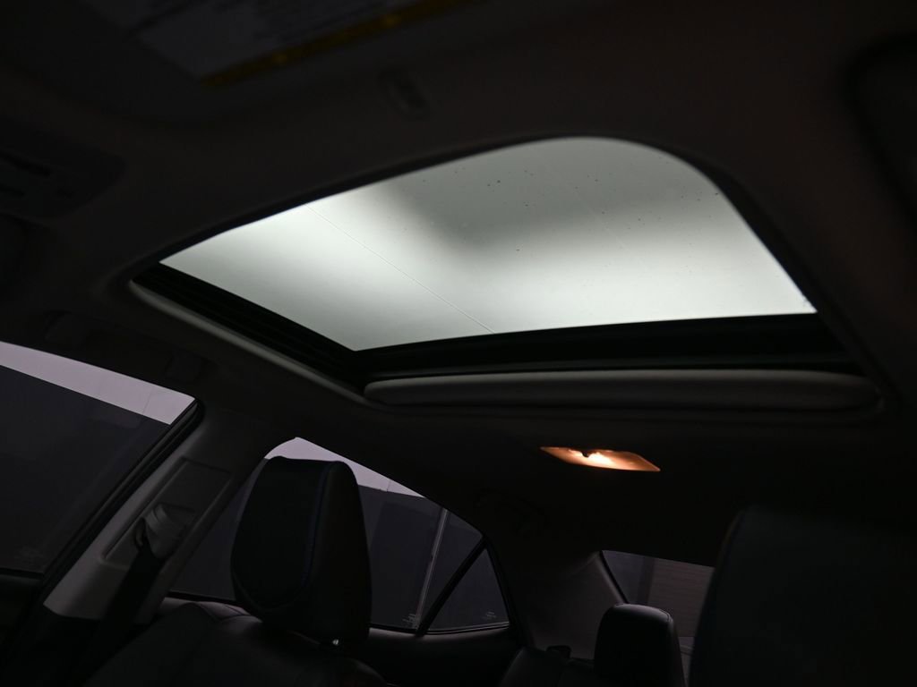 Used 2017 Toyota Corolla SE w/ SE Premium Package image 24