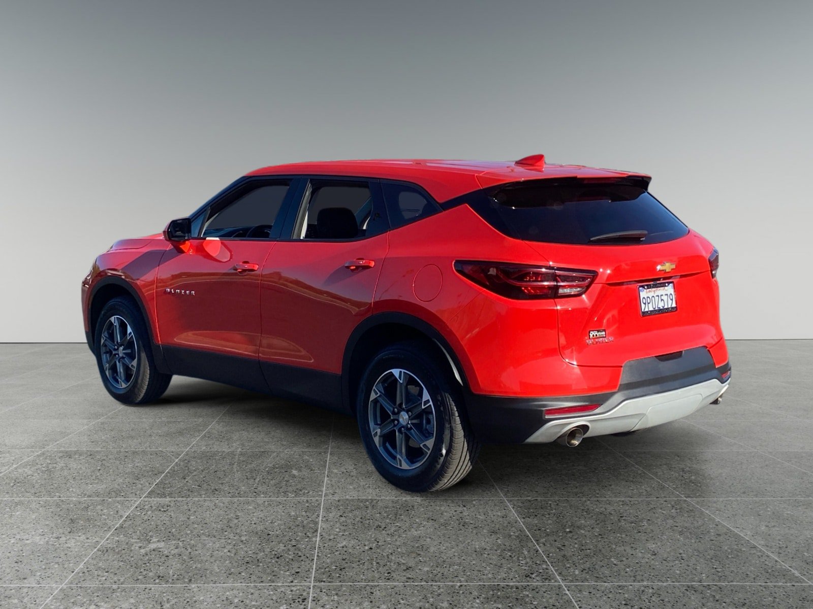 Used 2025 Chevrolet Blazer LT FWD image 3