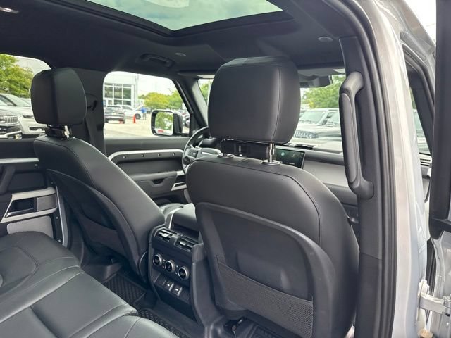 Used 2023 Land Rover Defender 130 SE AWD/4WD image 29