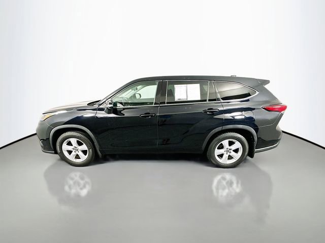 Used 2020 Toyota Highlander LE AWD/4WD image 4