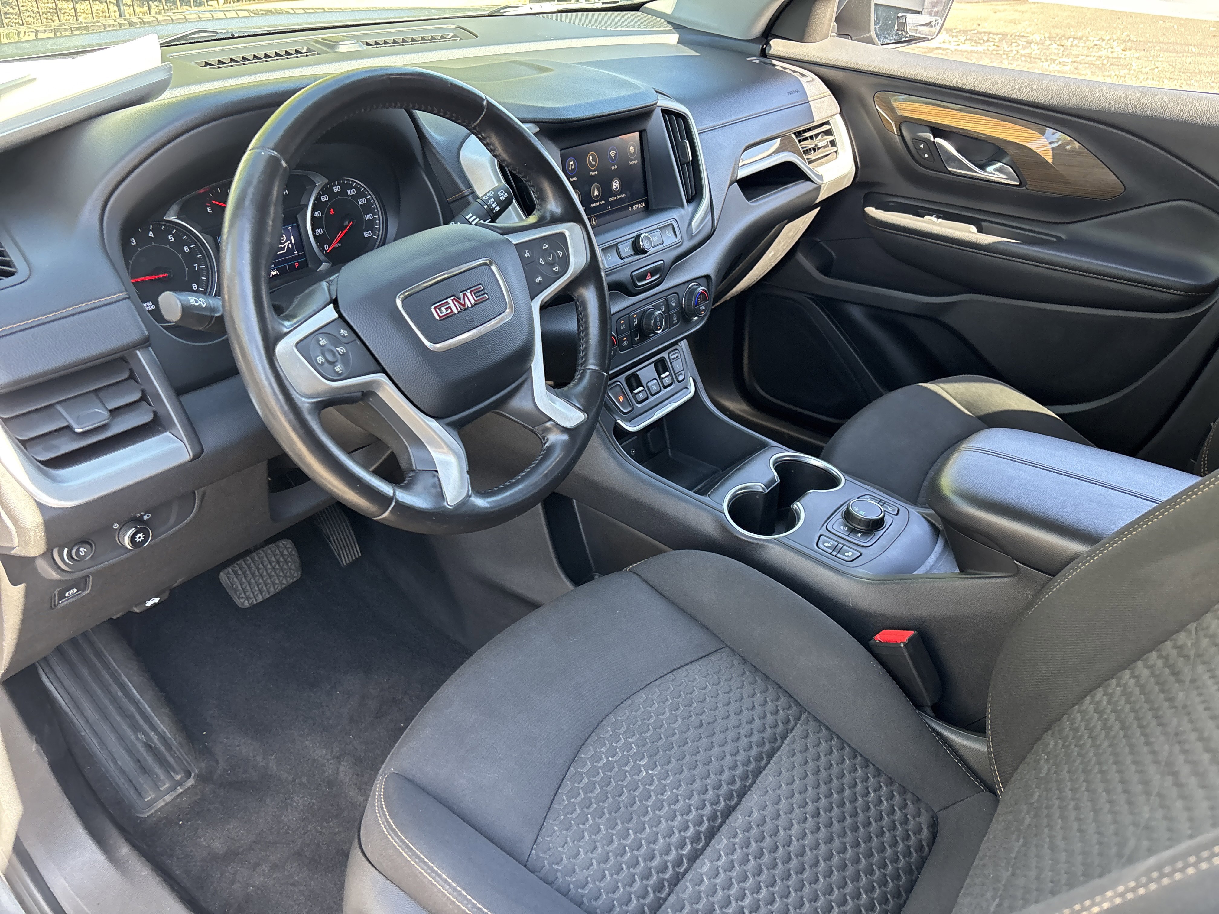 Used 2020 GMC Terrain SLE w/ Driver Convenience Package FWD image 16