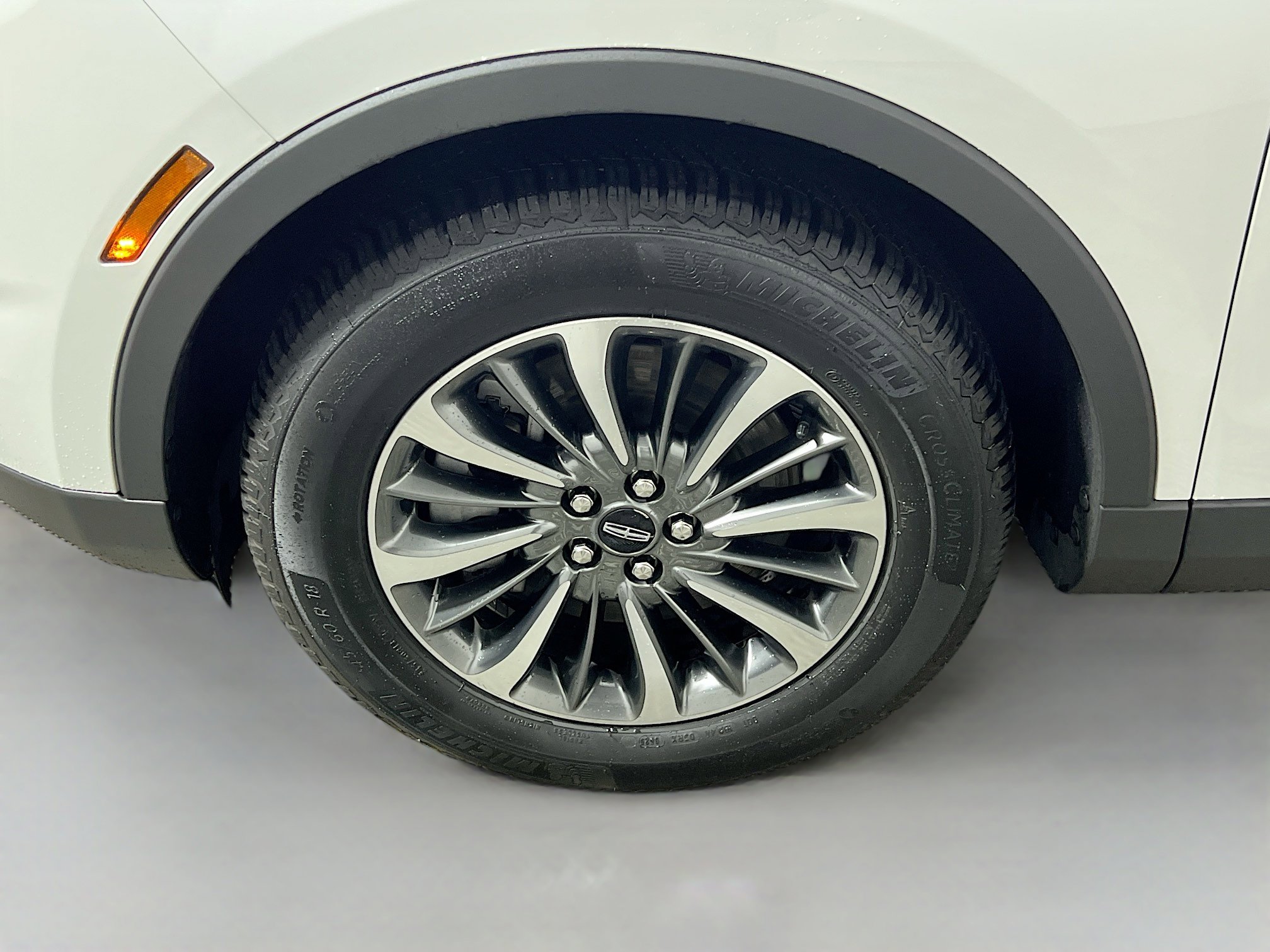 Used 2022 Lincoln Nautilus FWD w/ Premium Package image 14
