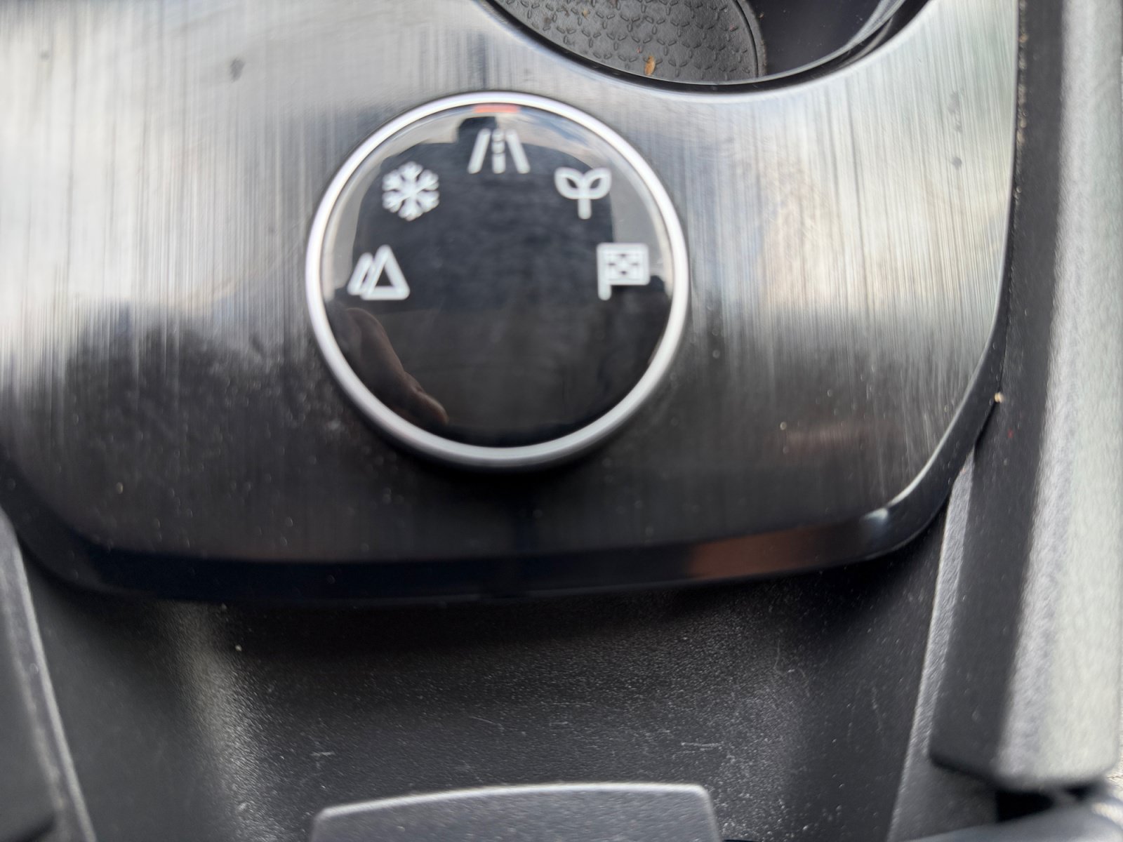 Used 2023 Nissan Rogue SV AWD/4WD image 24