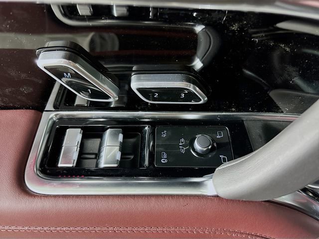 New 2026 Land Rover Range Rover Long Wheelbase Autobiography image 19