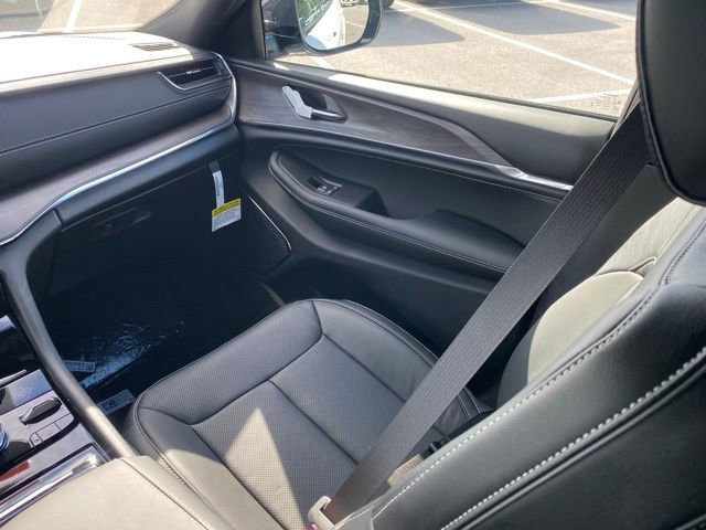 New 2025 Jeep Grand Cherokee L Overland w/ Trailer Tow Package image 35