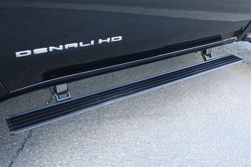 Used 2025 GMC Sierra 3500 Denali Ultimate image 12