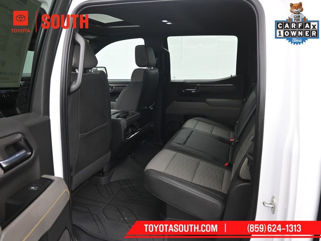 Used 2022 Chevrolet Silverado 1500 ZR2 w/ Technology Package image 10