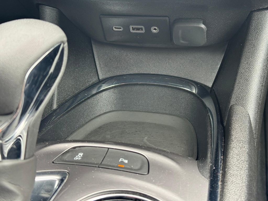 Used 2024 Chevrolet Malibu LT FWD image 15