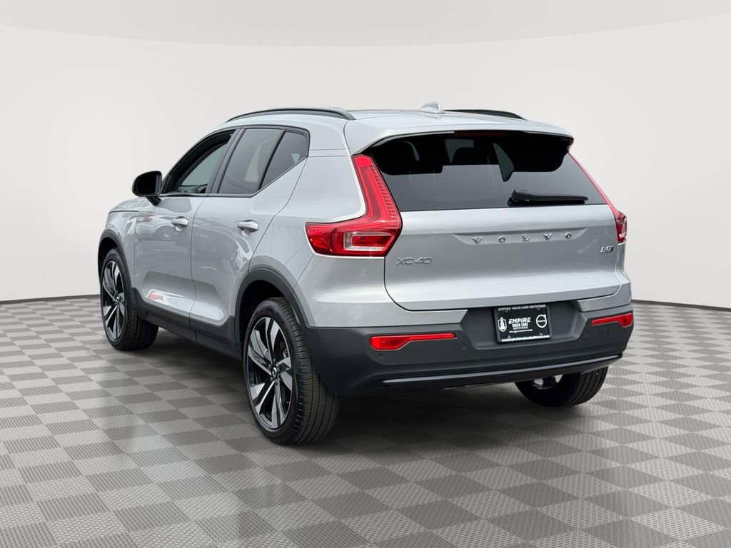 Used 2023 Volvo XC40 B5 Plus w/ Protection Package Premier AWD/4WD image 5