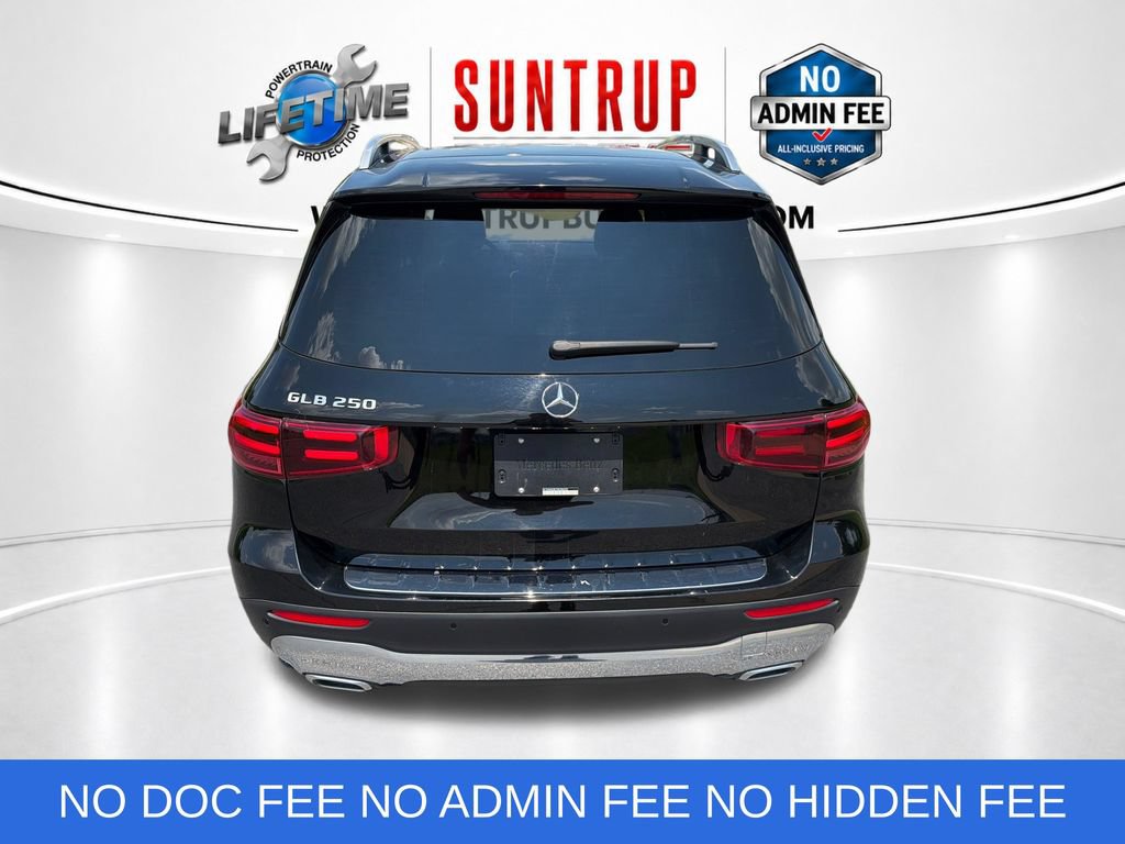 Used 2025 Mercedes-Benz GLB 250 image 4
