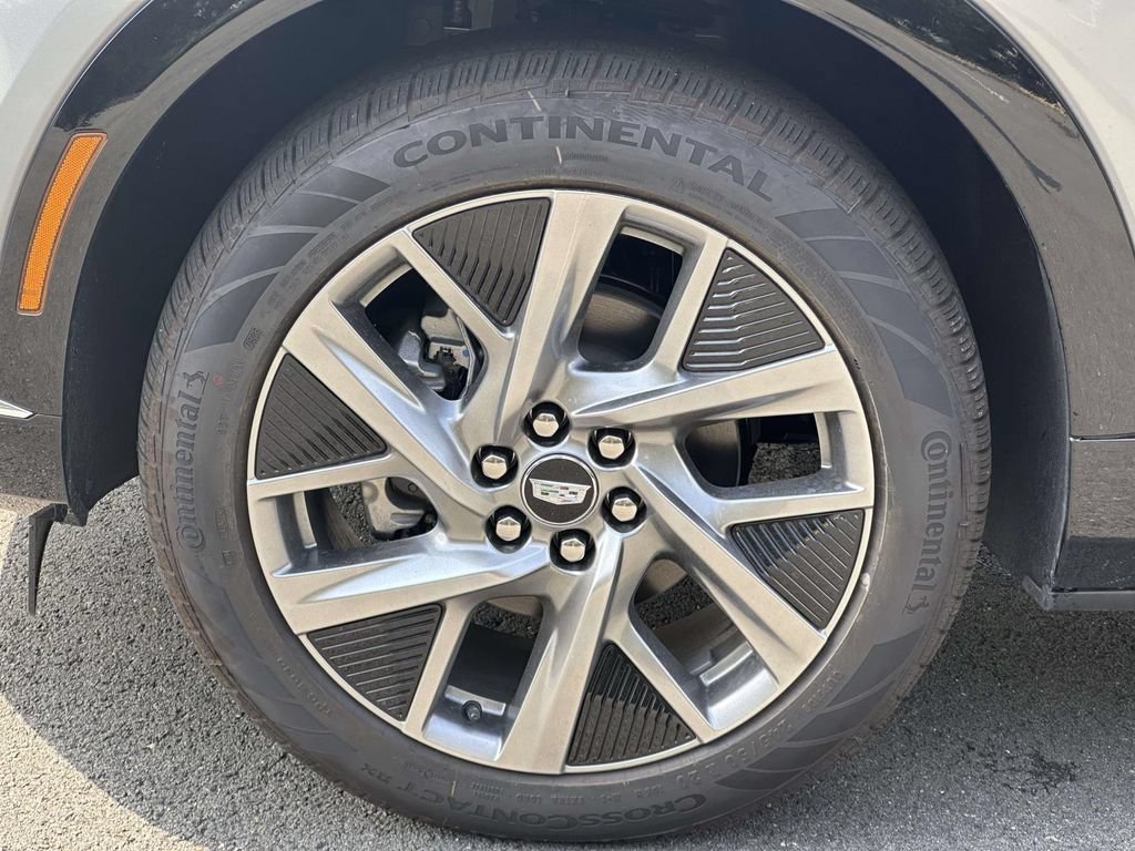 New 2027 Cadillac Optiq Luxury RWD image 7