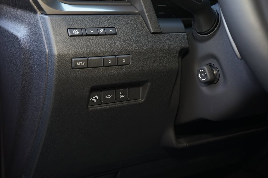 Used 2025 Lexus GX 550 image 29