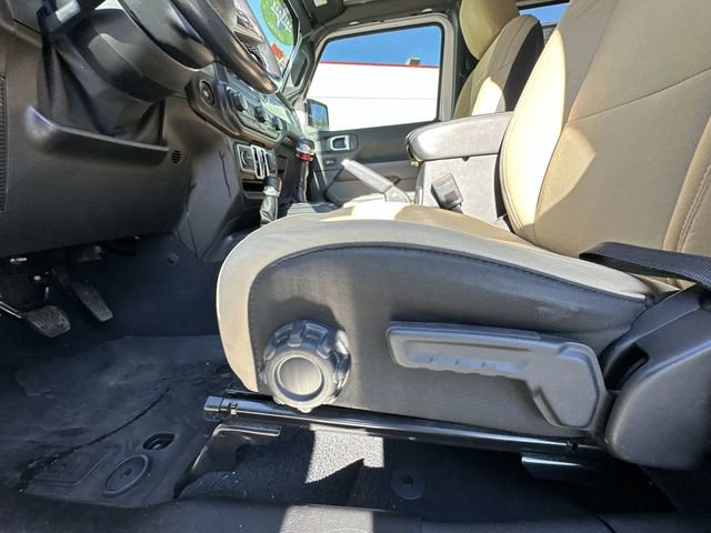 Used 2021 Jeep Wrangler Unlimited Sahara w/ LED Lighting Group AWD/4WD image 16