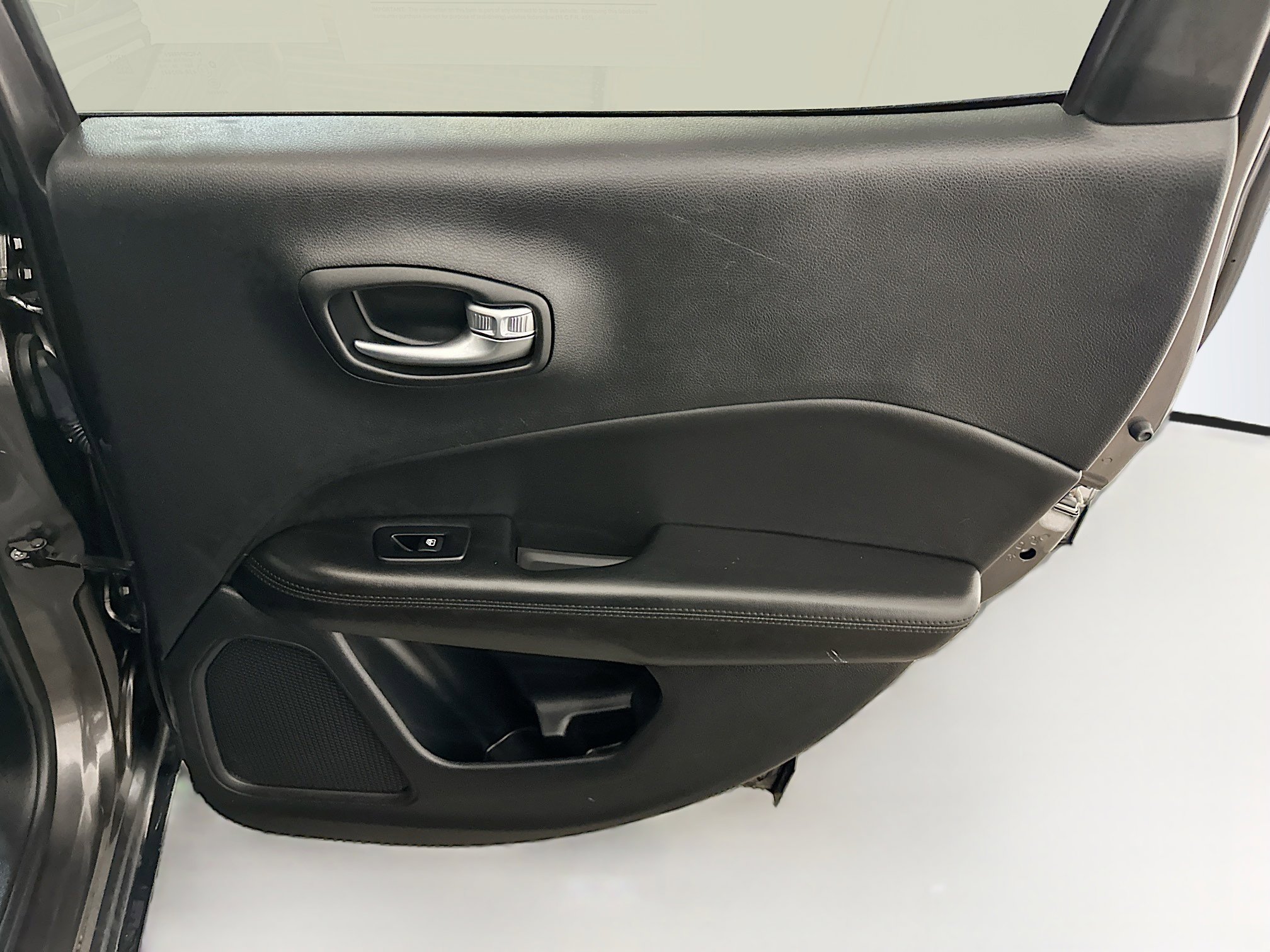 Used 2020 Jeep Compass Latitude image 31