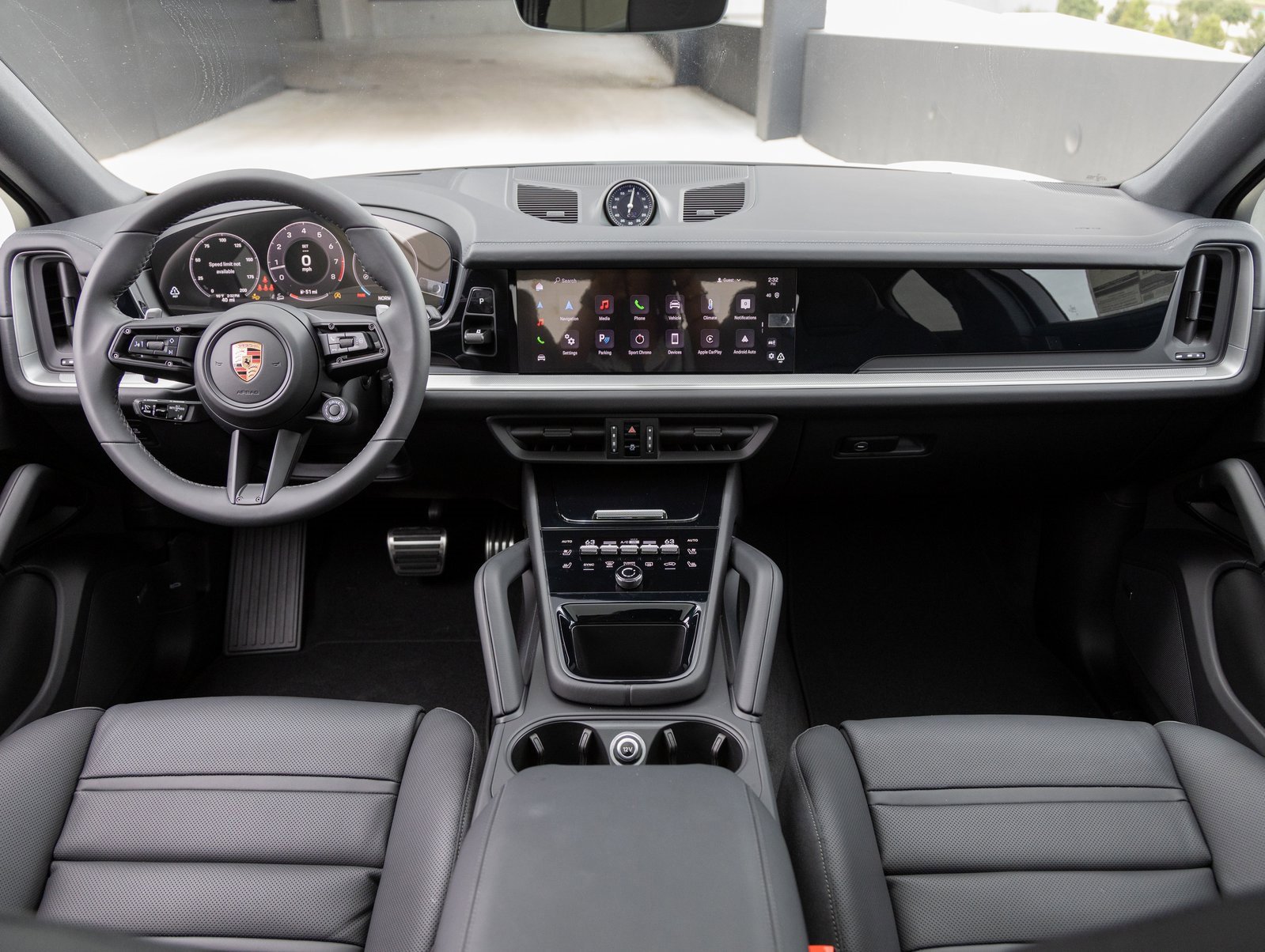 Used 2025 Porsche Cayenne S image 12