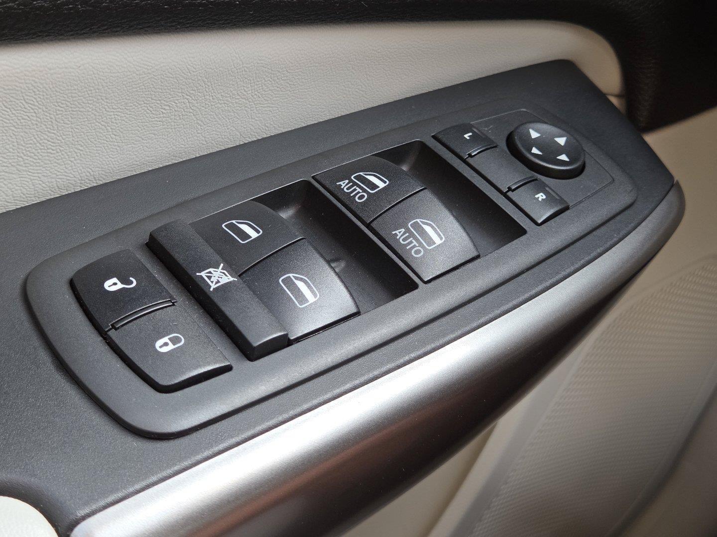 Used 2021 Jeep Cherokee Latitude Lux FWD image 18
