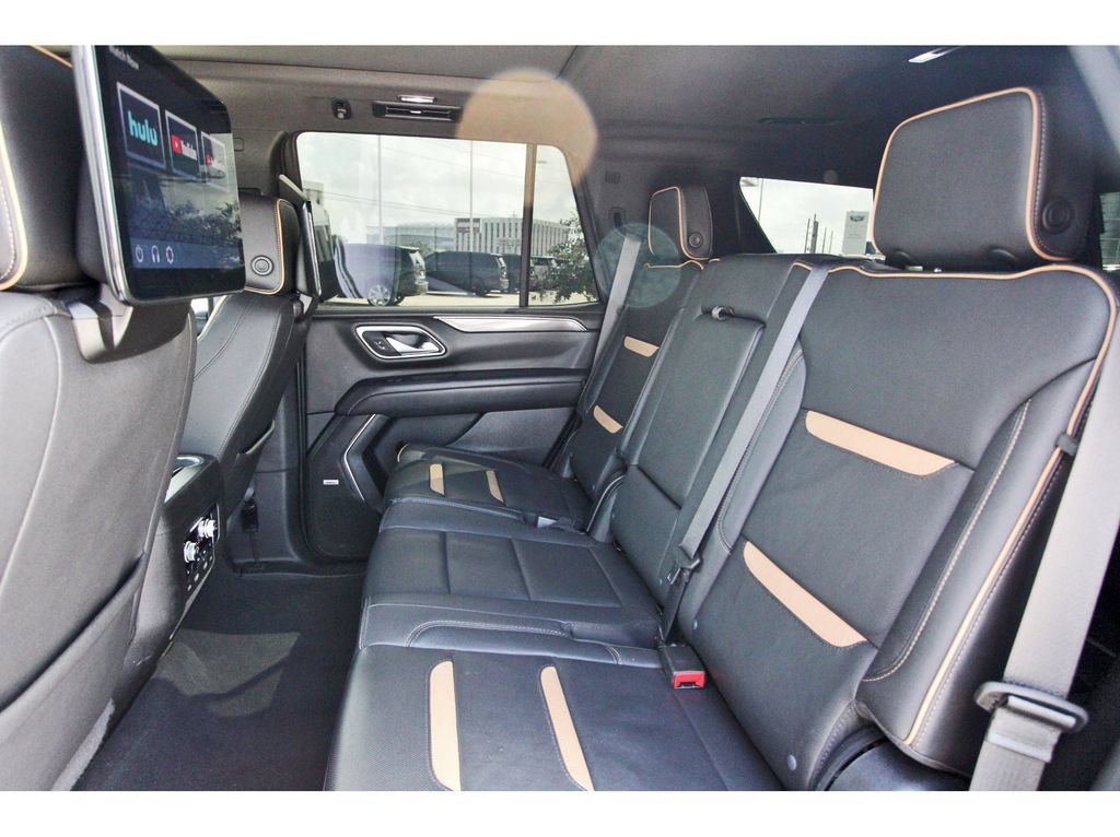 Used 2024 GMC Yukon AT4 w/ AT4 Premium Package AWD/4WD image 12