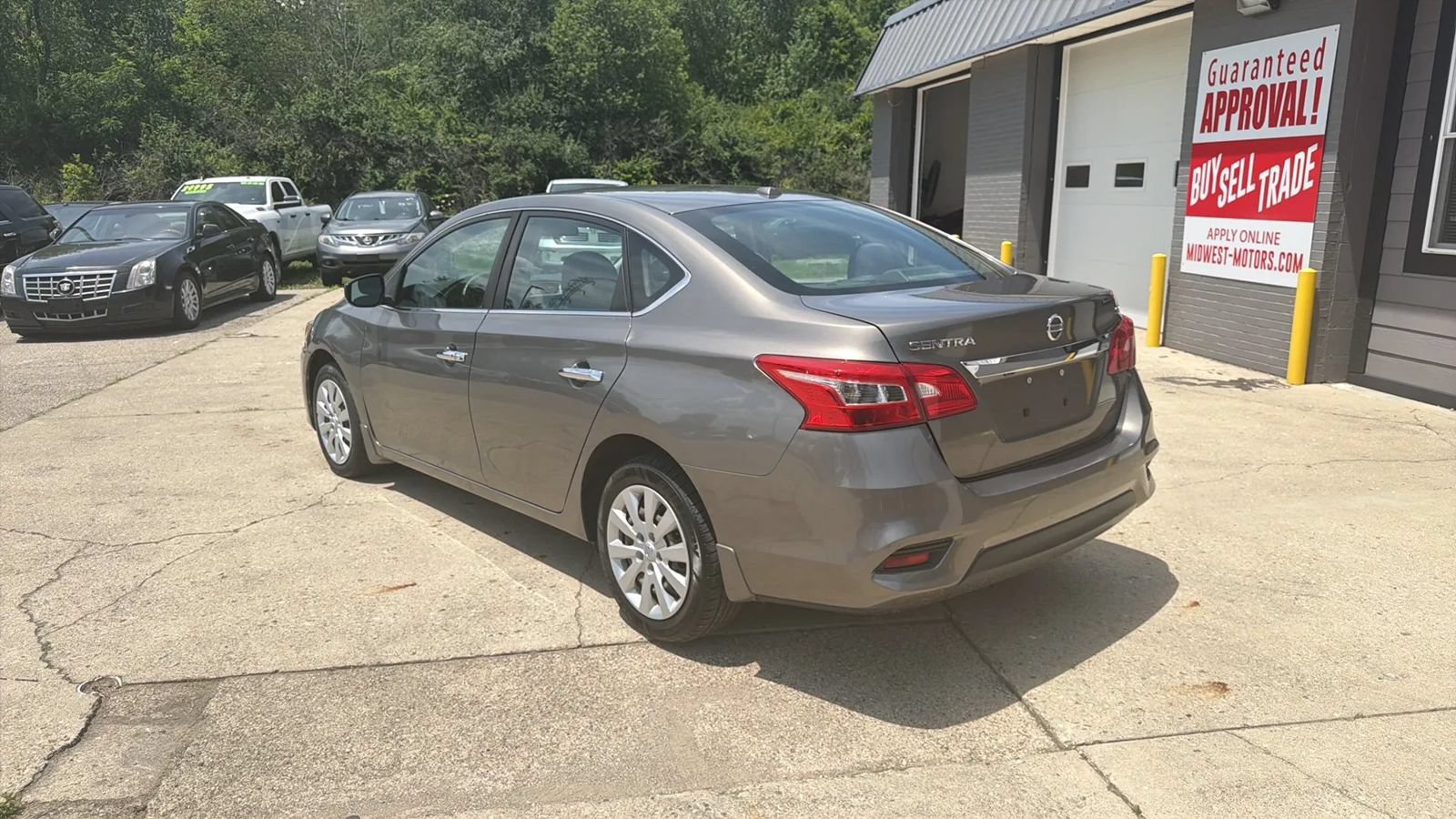 Used 2017 Nissan Sentra SV FWD image 3
