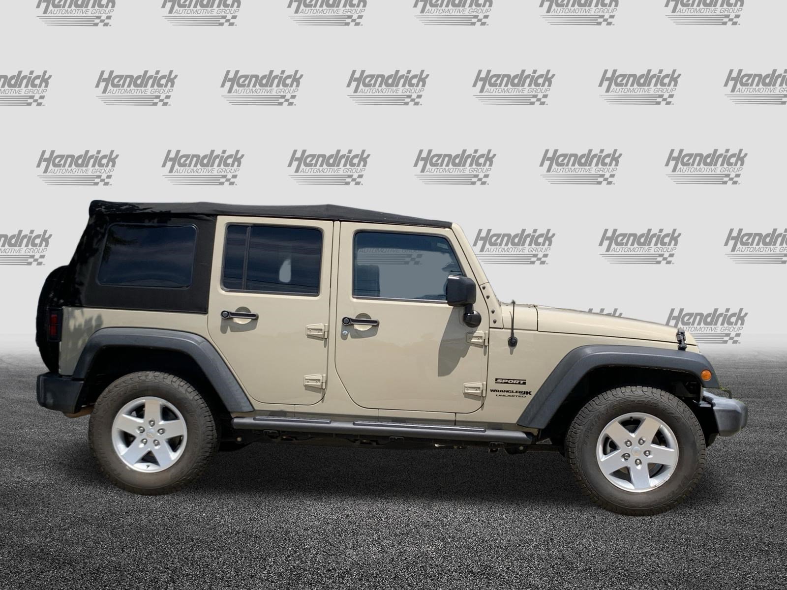 Used 2018 Jeep Wrangler Unlimited Sport S AWD/4WD image 11