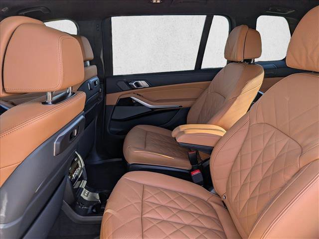 Used 2026 BMW X7 xDrive40i w/ M Sport Package AWD/4WD image 16