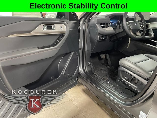 New 2026 Ford Explorer Active w/ Active Comfort Package AWD/4WD image 10