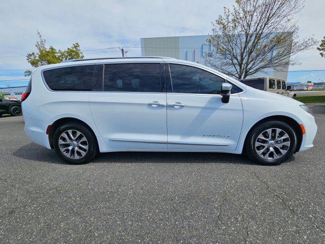 Certified 2023 Chrysler Pacifica Pinnacle FWD image 8