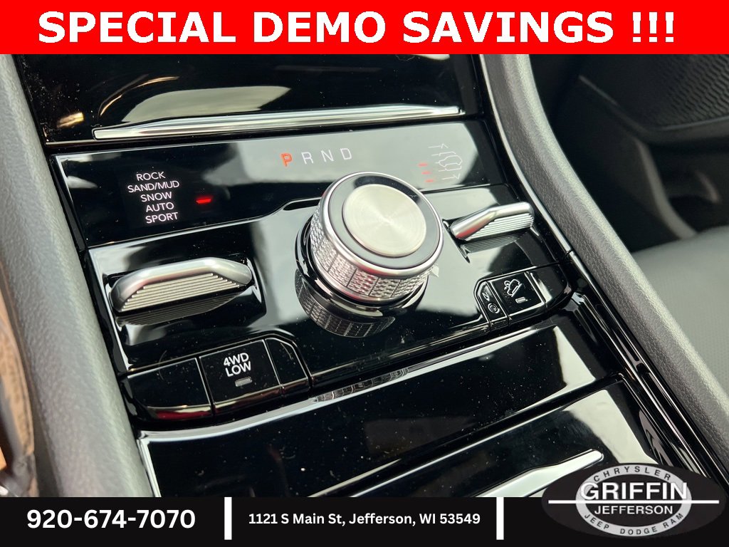 New 2025 Jeep Grand Cherokee L Summit w/ Obsidian Package image 29