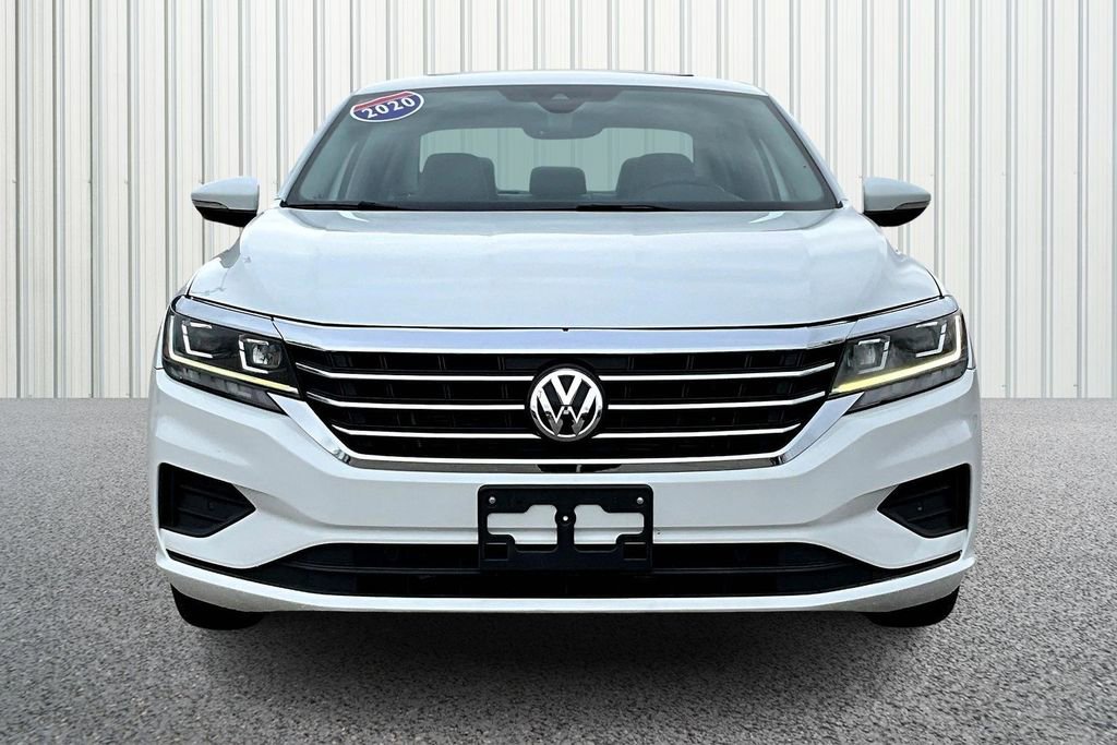 Used 2020 Volkswagen Passat 2.0T SEL image 2