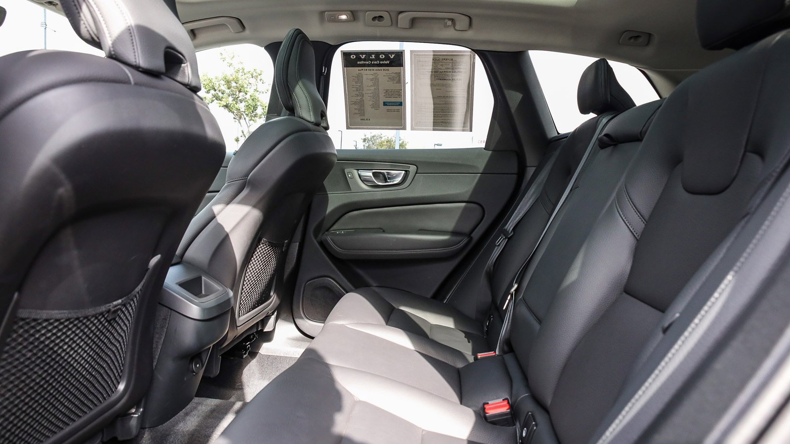 Used 2025 Volvo XC60 B5 Plus image 19