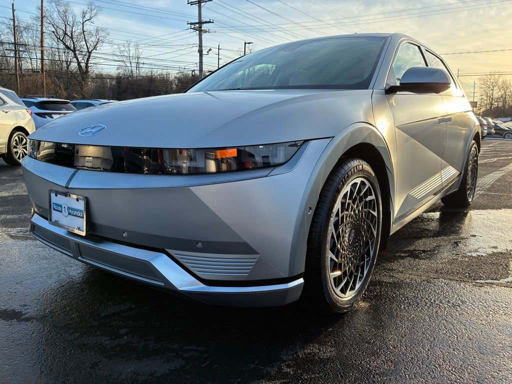 Used 2024 Hyundai Ioniq 5 Limited image 3