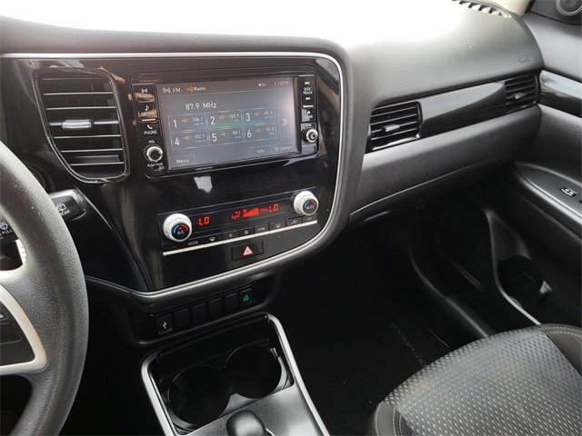 Used 2020 Mitsubishi Outlander ES image 21