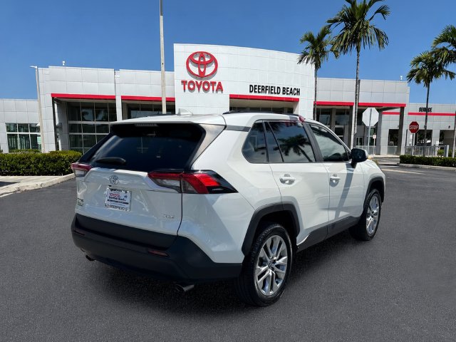 Used 2022 Toyota RAV4 XLE Premium FWD image 7