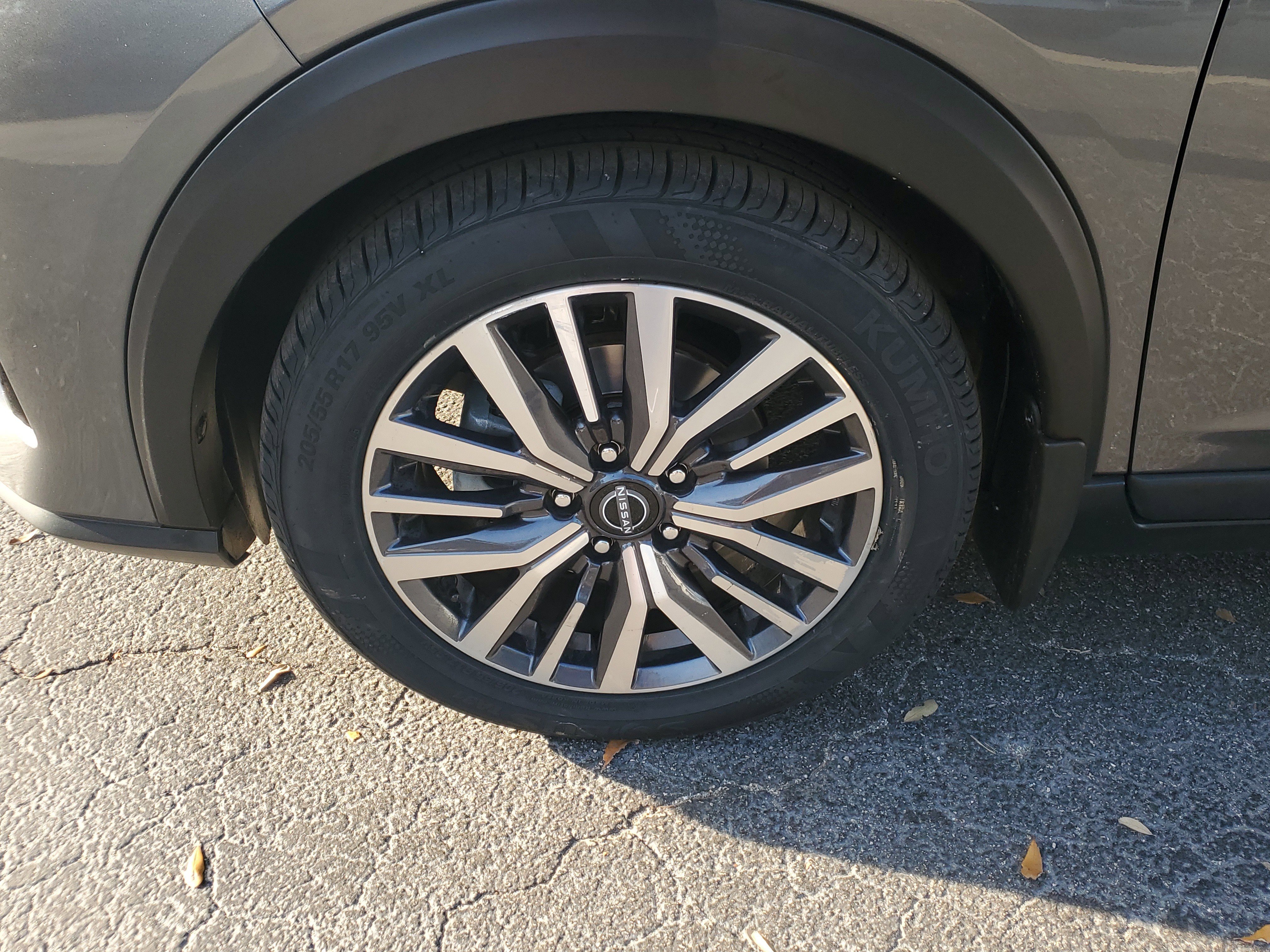 Used 2023 Nissan Kicks SV w/ Interior Electronics Package image 4