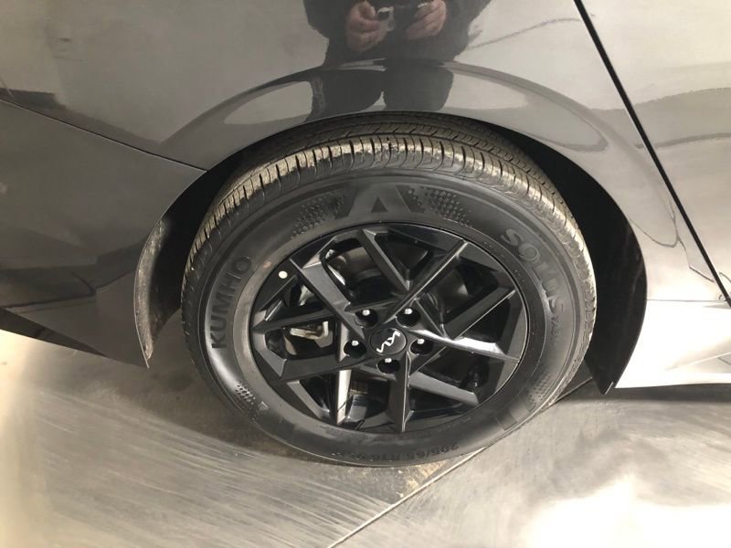 New 2025 Kia K5 LXS image 9