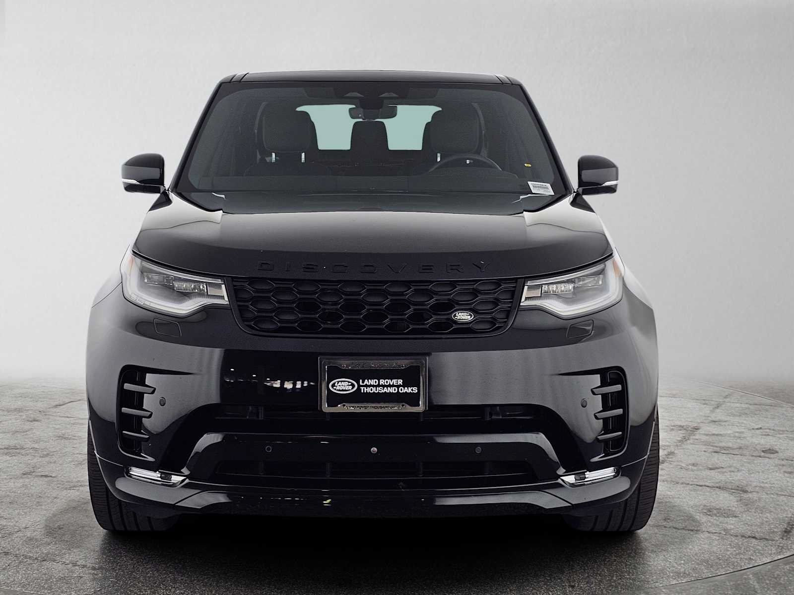 Used 2025 Land Rover Discovery Dynamic SE AWD/4WD image 8